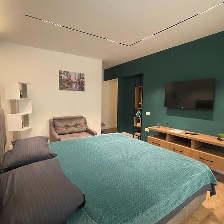 Downtown Studio Apartments Τίρανα Εξωτερικό φωτογραφία