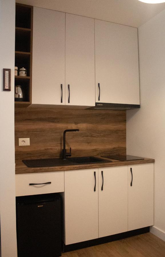 Downtown Studio Apartments Τίρανα Εξωτερικό φωτογραφία