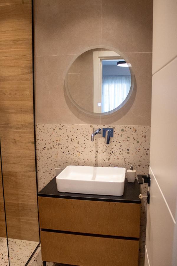 Downtown Studio Apartments Τίρανα Εξωτερικό φωτογραφία