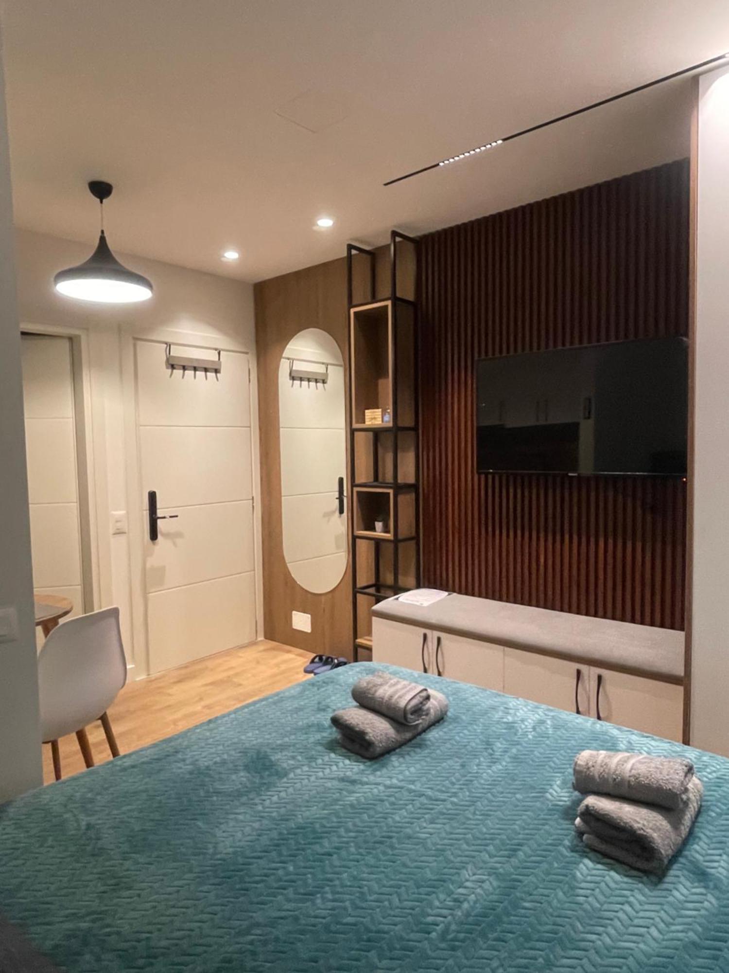 Downtown Studio Apartments Τίρανα Εξωτερικό φωτογραφία